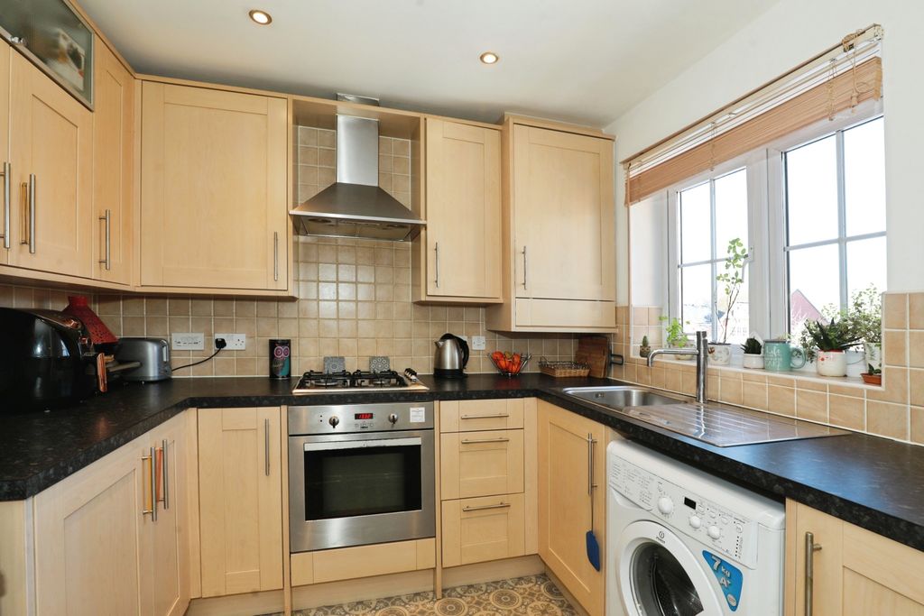 Property photo 2 of 14