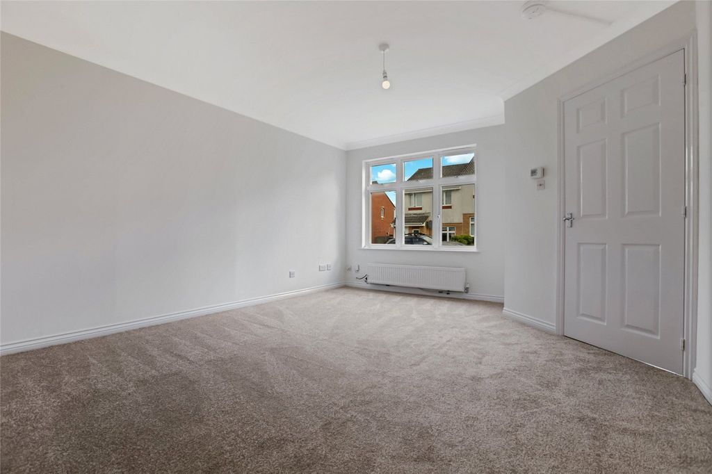 Property photo 3 of 19 Picture No. 02