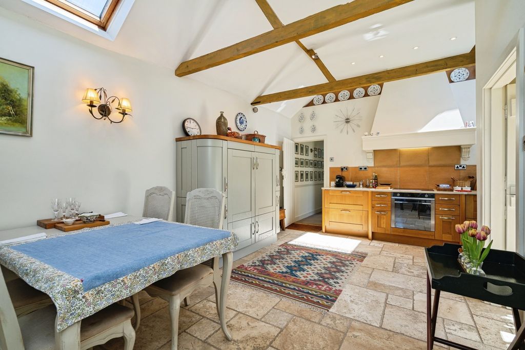 Property photo 3 of 26 Pbox-Img.Jpg