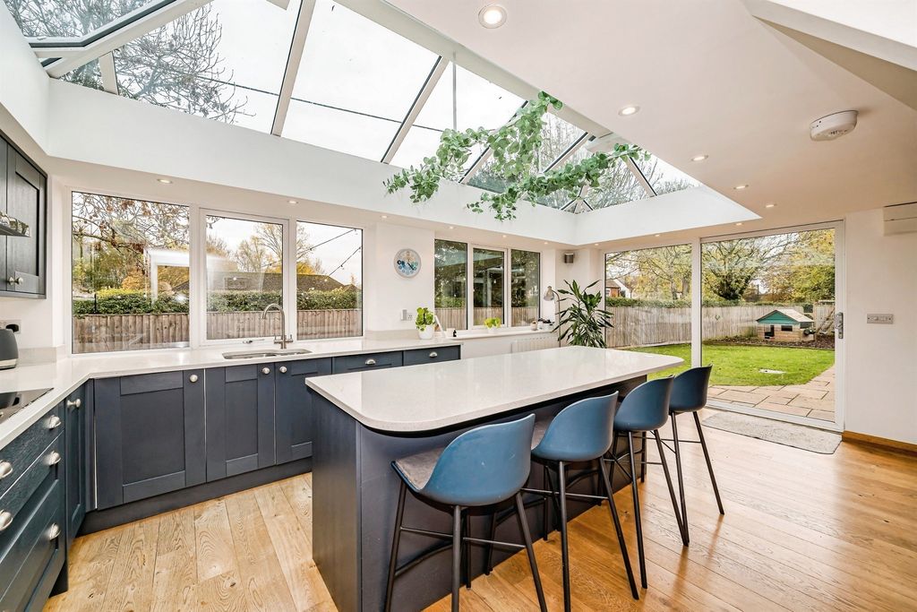 Property photo 2 of 17