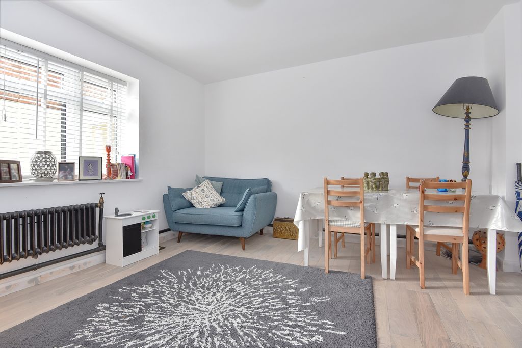 Property photo 3 of 14