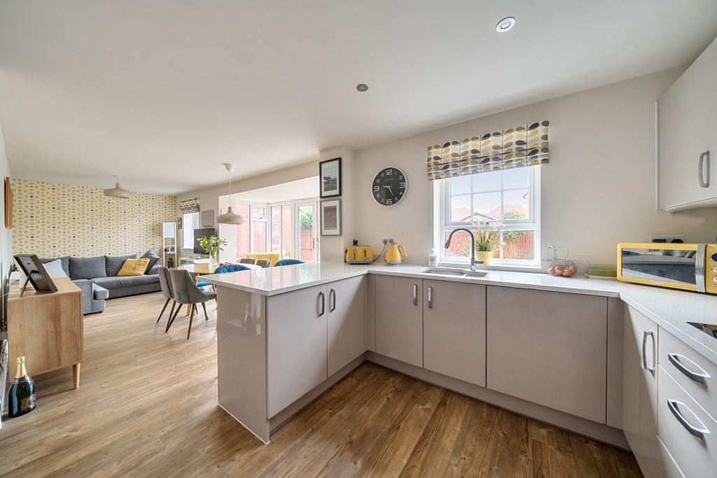 Property photo 3 of 22