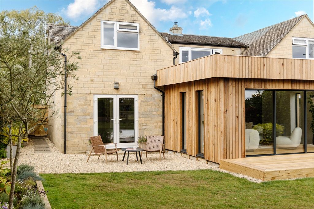 Property photo 2 of 22 Picture No. 04