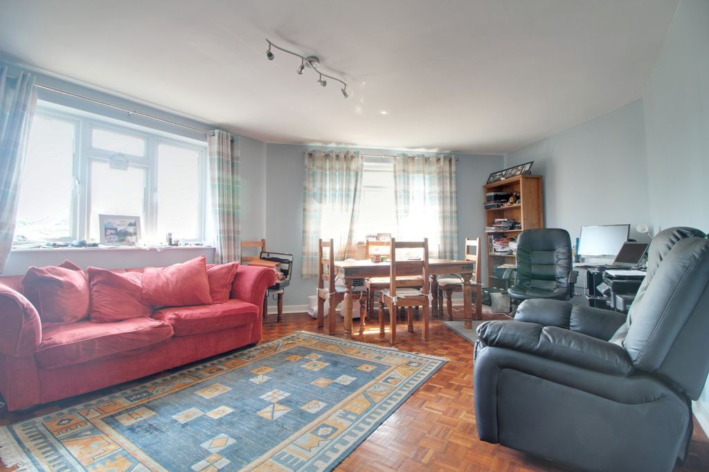 Property photo 2 of 5