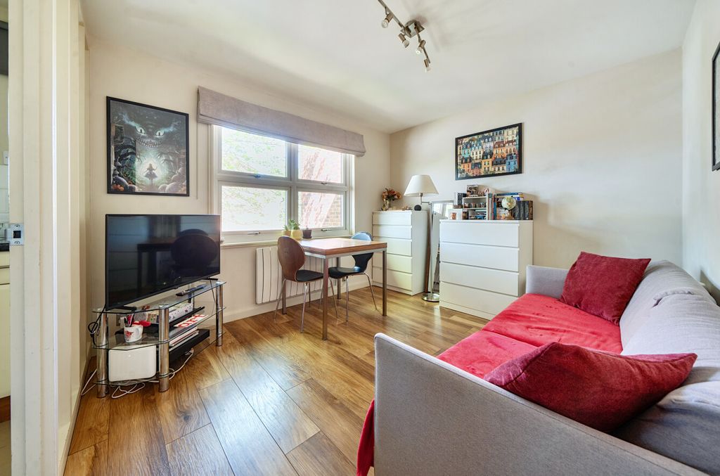 Property photo 1 of 11 1448813-9-69Ea1Bd...