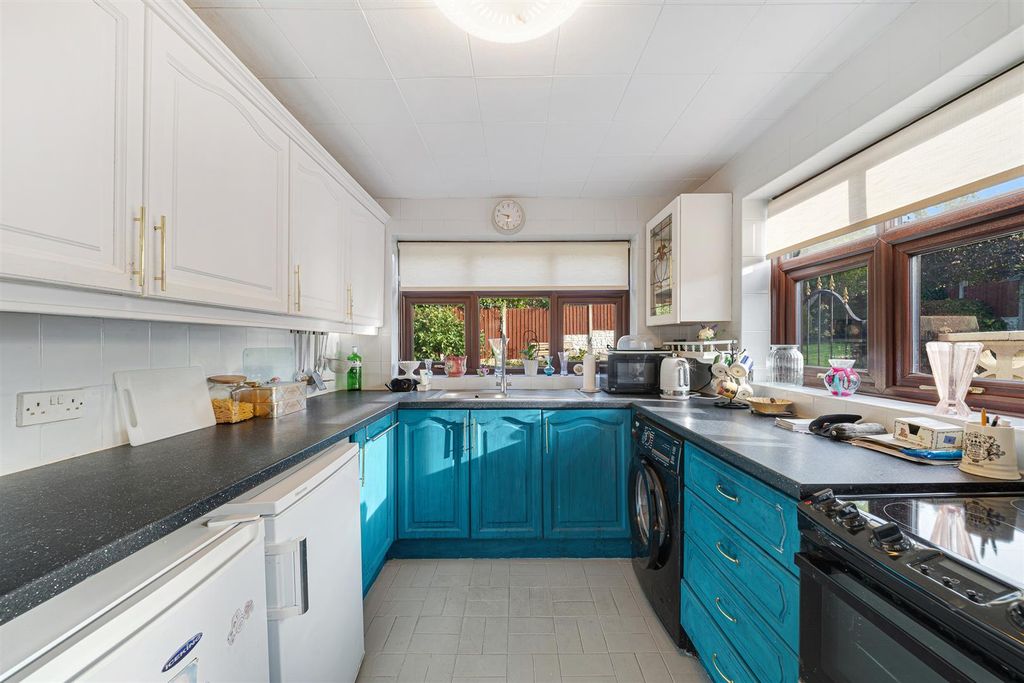 Property photo 3 of 30 2 Parren Avenue-15.Jpg