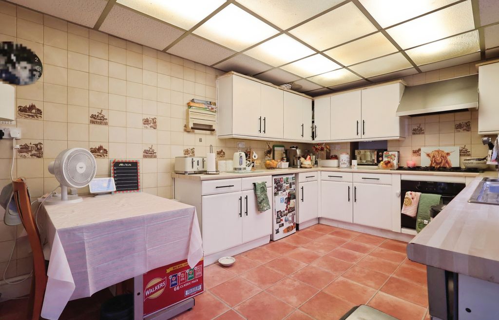 Property photo 3 of 30