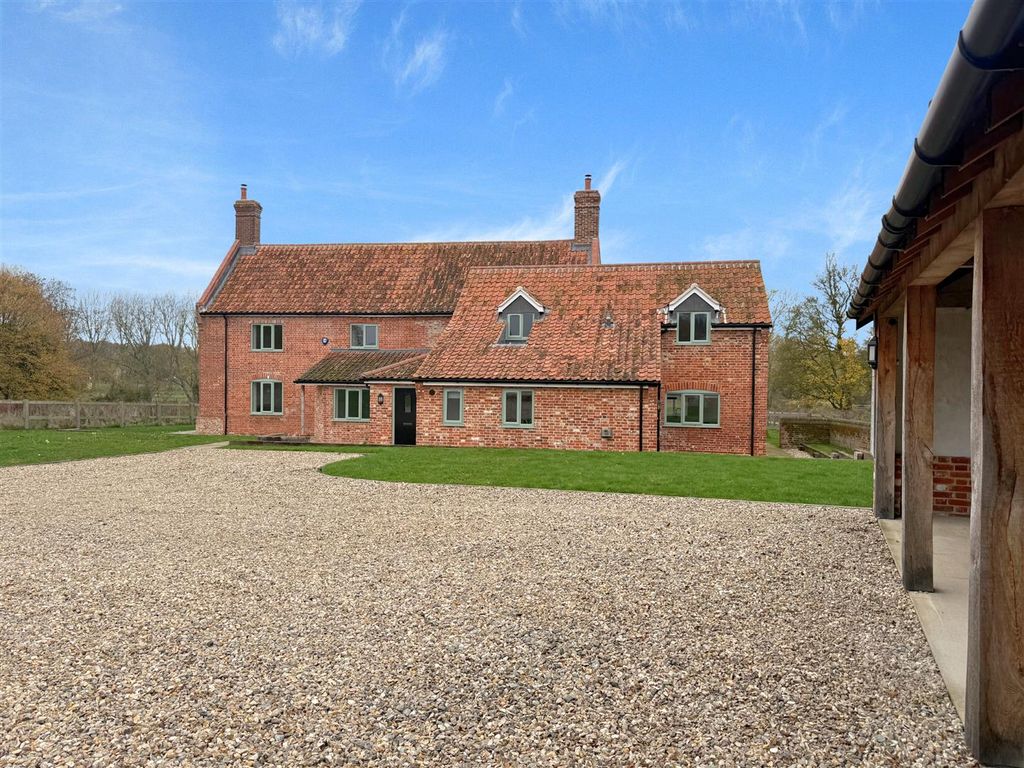 Property photo 1 of 23 Front Aspect