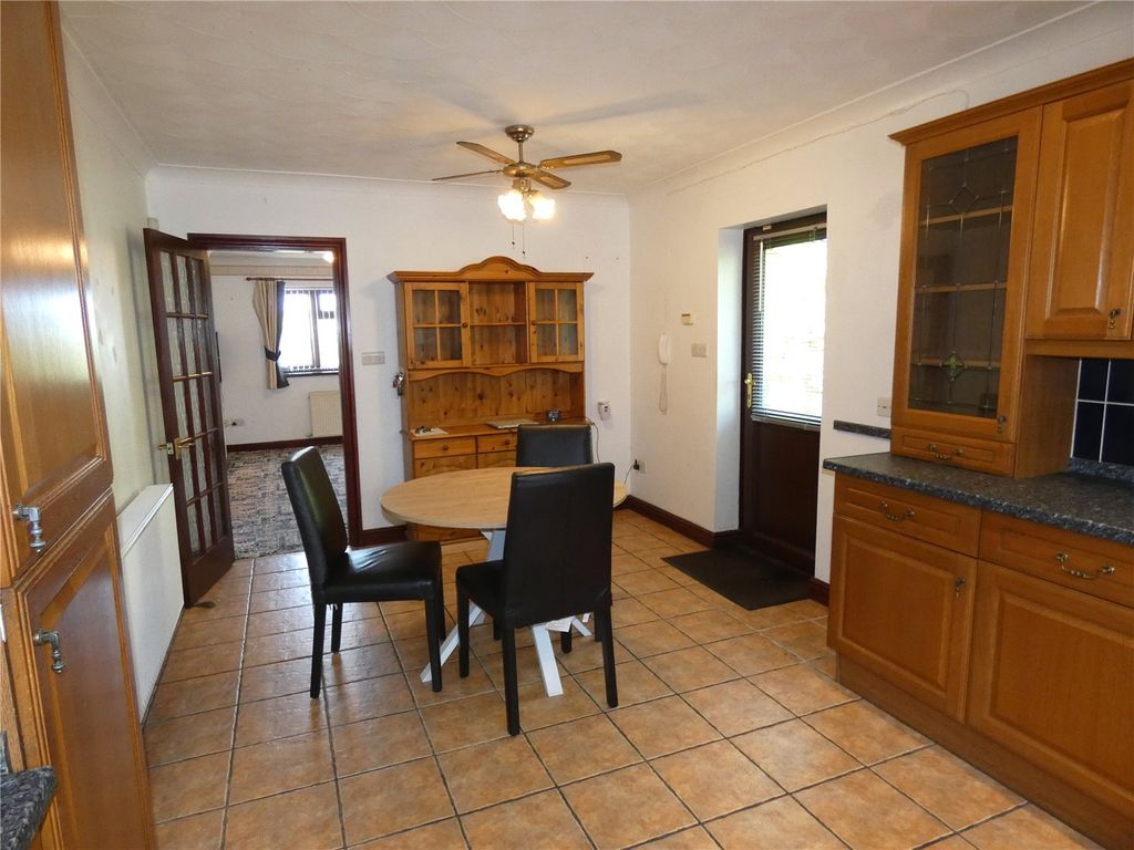 Property photo 2 of 22 Picture No. 13