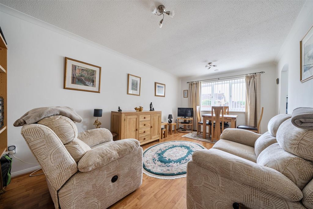 Property photo 2 of 12