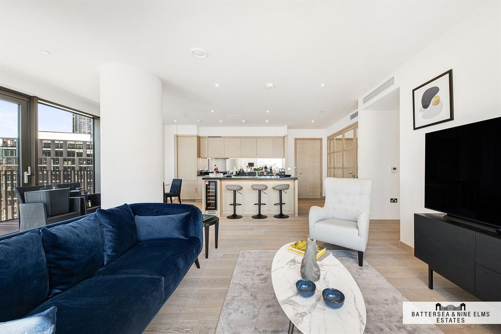 Property photo 1 of 25