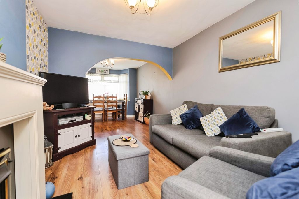 Property photo 2 of 20 Pbox-Img.Jpg