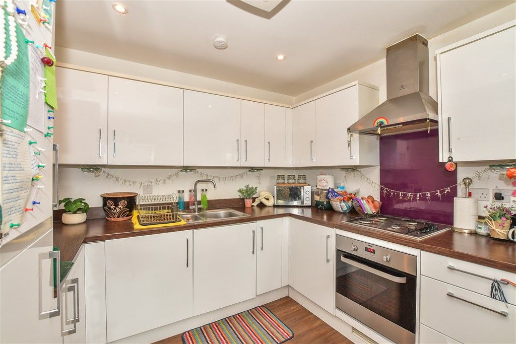 Property photo 1 of 11 Kitchen