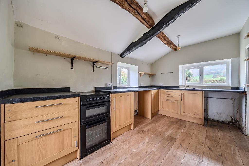 Property photo 3 of 20 Kitchen