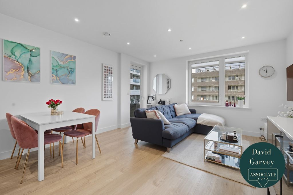 Property photo 1 of 12 Lounge/Diner