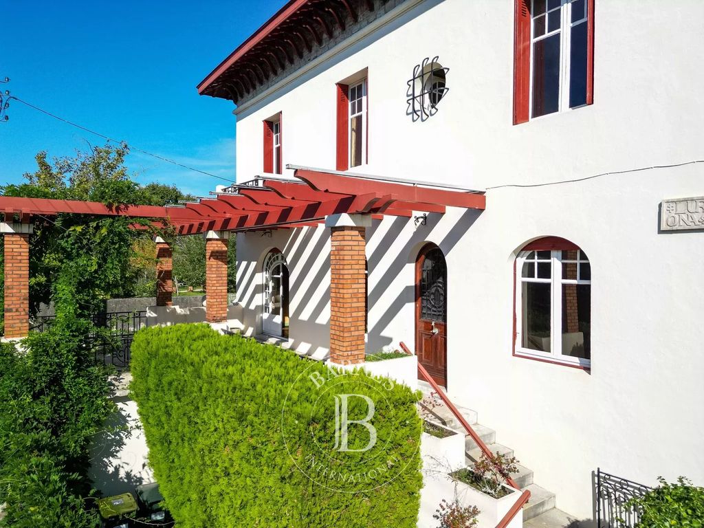 Property photo 3 of 18