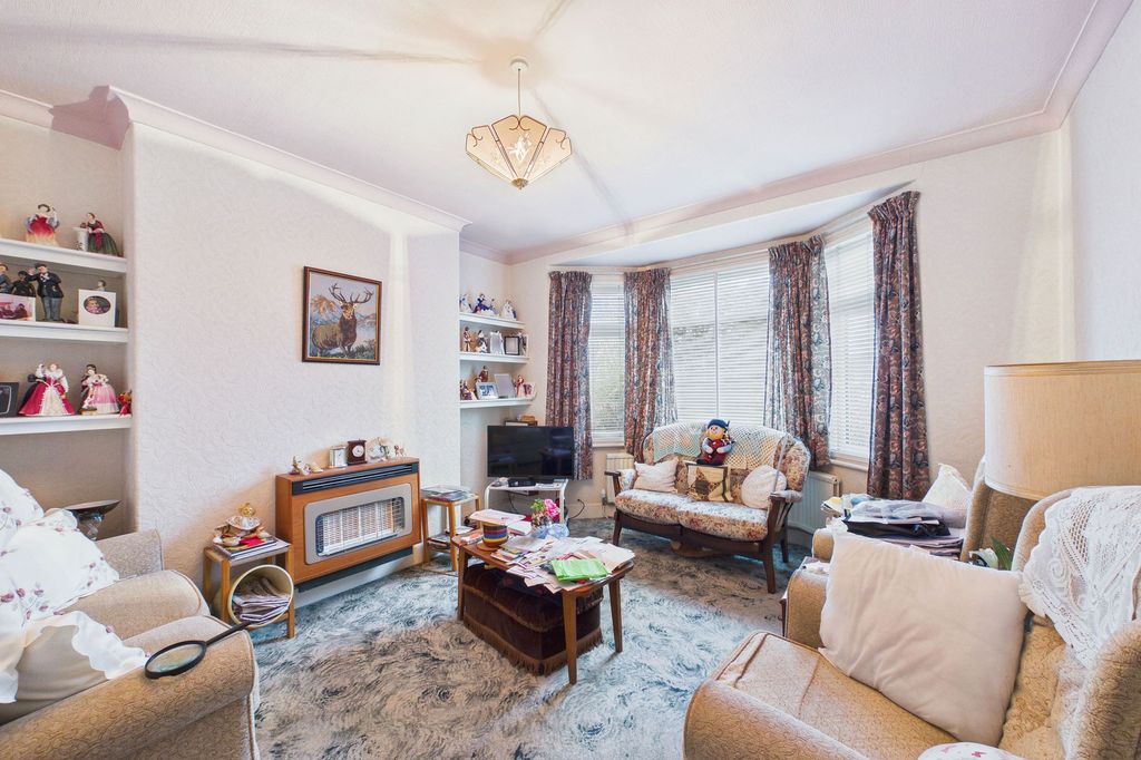 Property photo 3 of 9