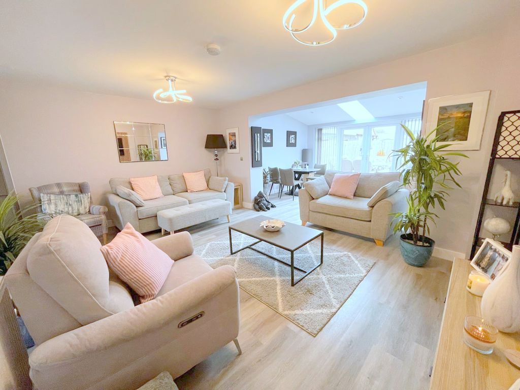 Property photo 3 of 19 Pine Way