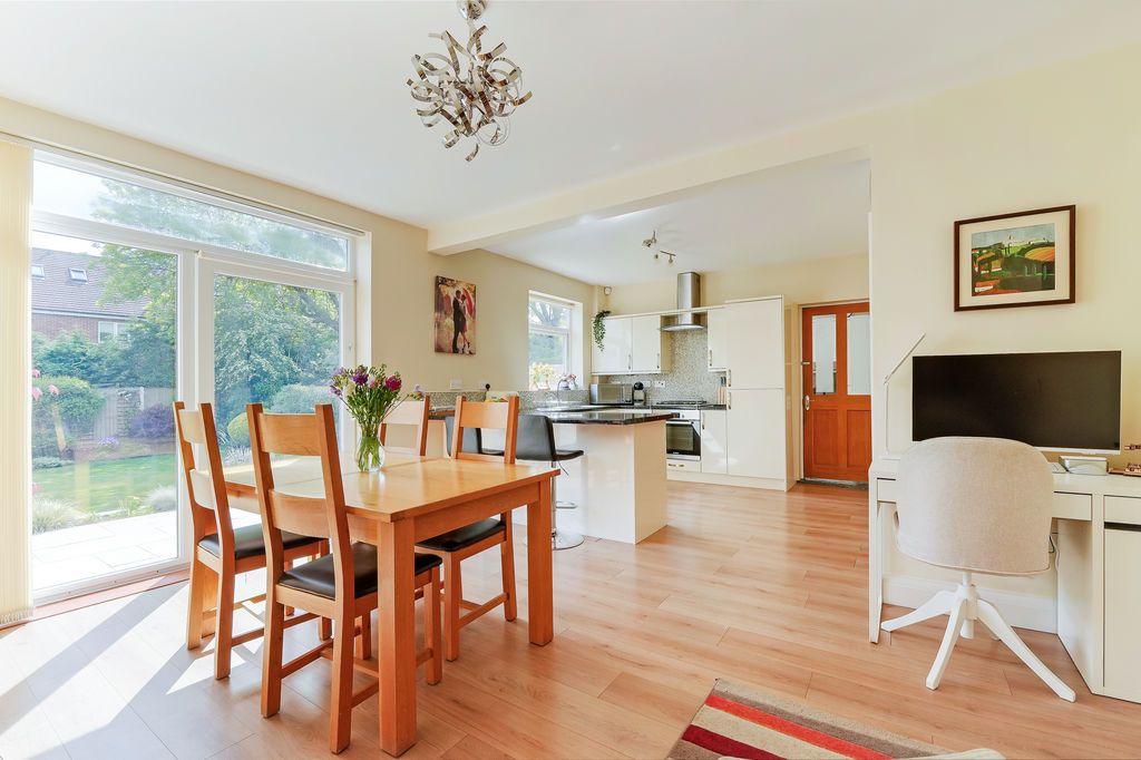 Property photo 2 of 31 Dining Kitchen