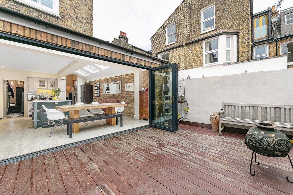 Property photo 3 of 33 3B451538E31240d4984d5c4E8B5Caee7_7B64E8594c9d44Aea