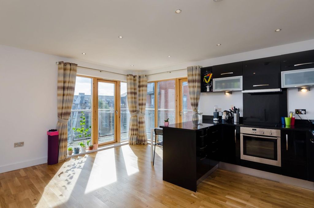 Property photo 2 of 11 Picture 2