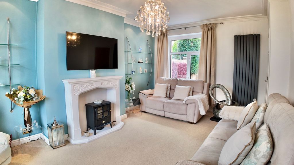 Property photo 2 of 41