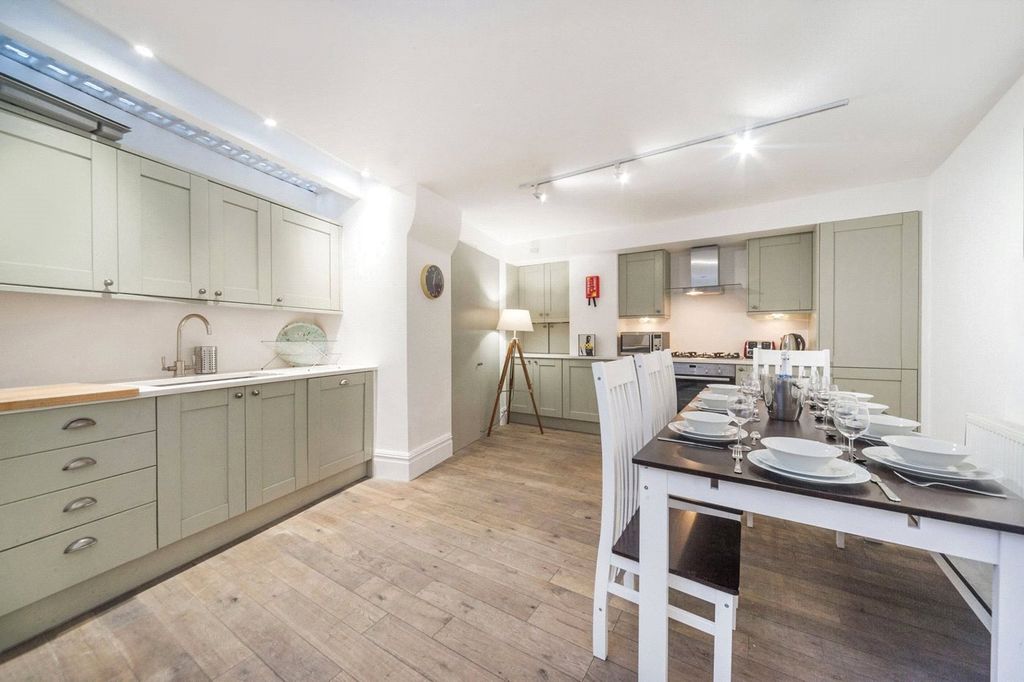 Property photo 1 of 11 Kitchen Diner