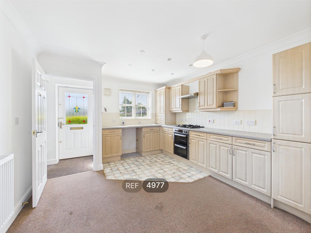 Property photo 2 of 8 Kitchen