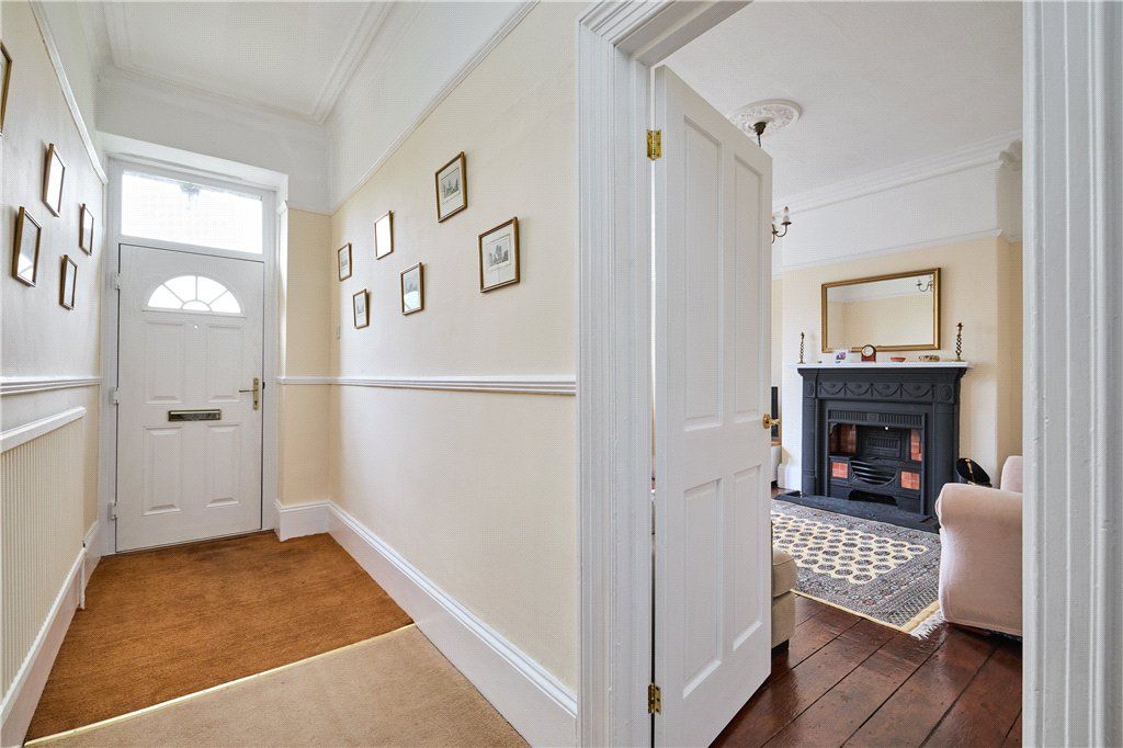 Property photo 2 of 20 Entrance Hall