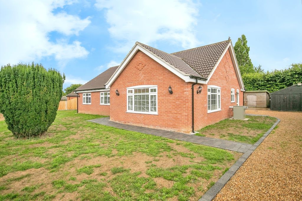Property photo 2 of 17 Photo