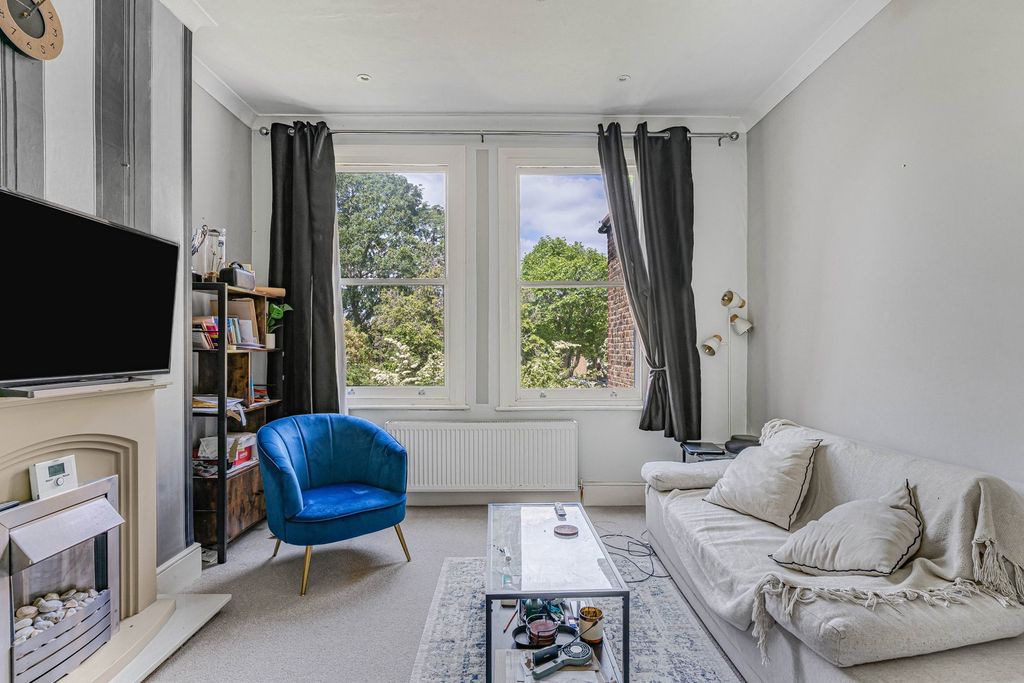 Property photo 2 of 7