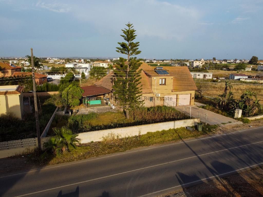 Property photo 2 of 9