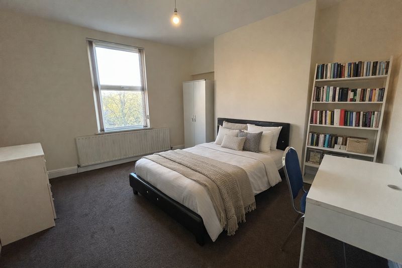 Property photo 1 of 9 Photo 2