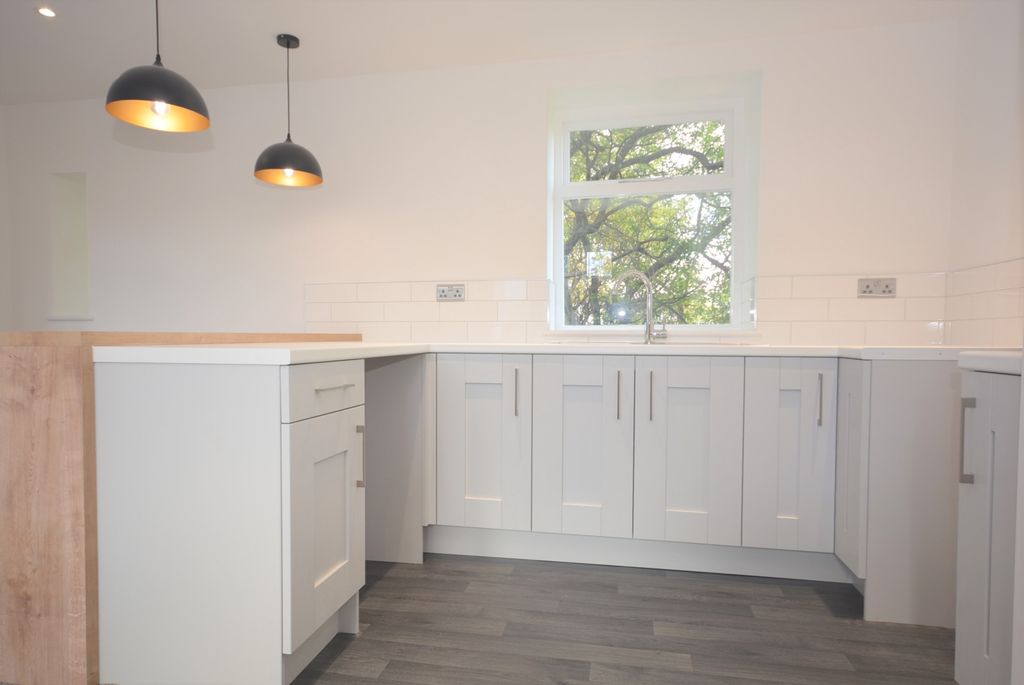 Property photo 2 of 8 Kitchen1