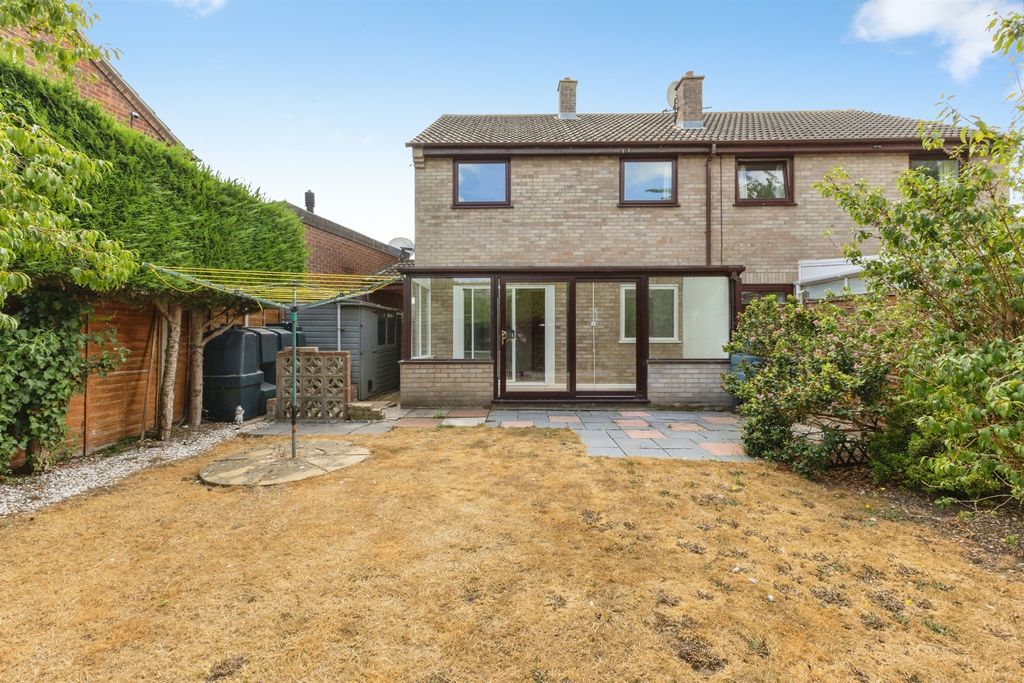 Property photo 2 of 28