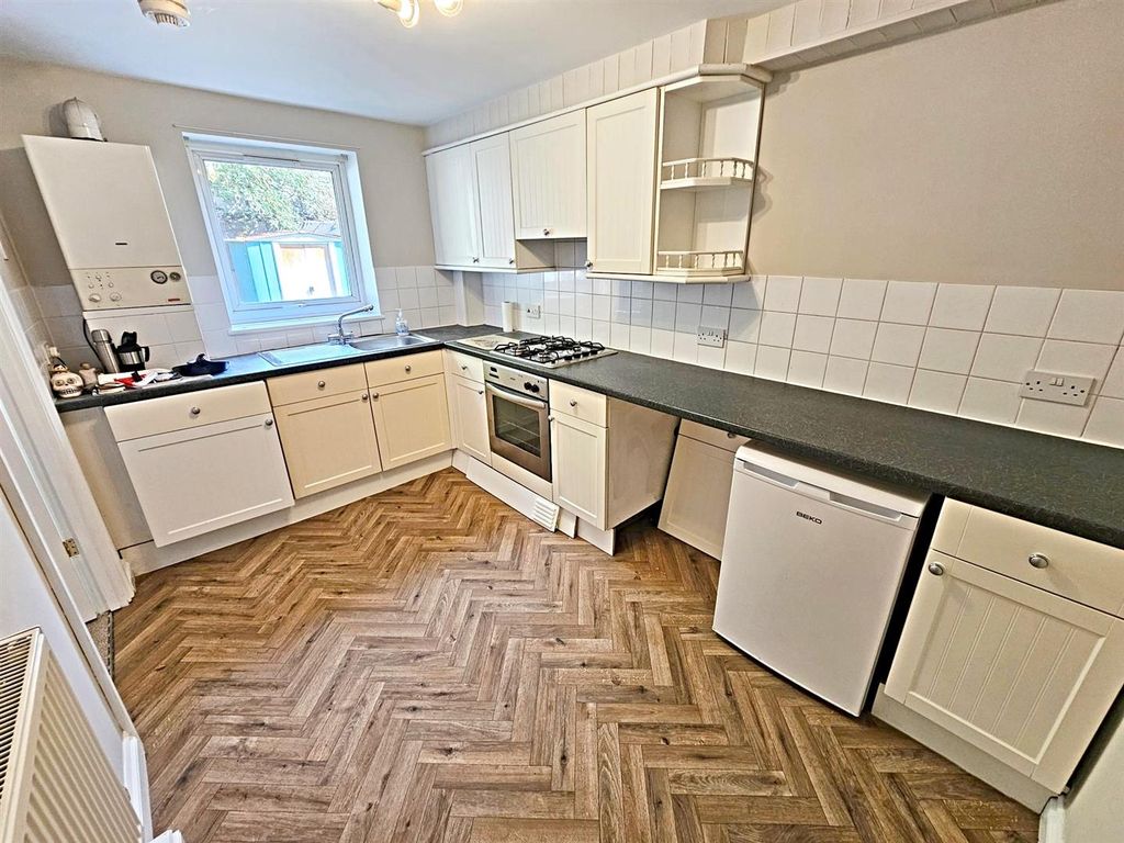 Property photo 3 of 8 Kitchen/Breakfast Room