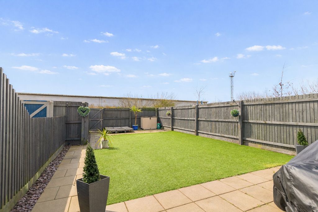 Property photo 2 of 24