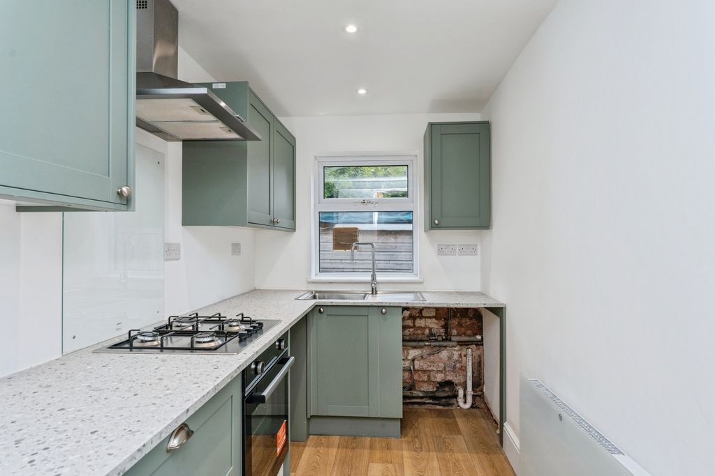 Property photo 2 of 20 Pbox-Img.Jpg