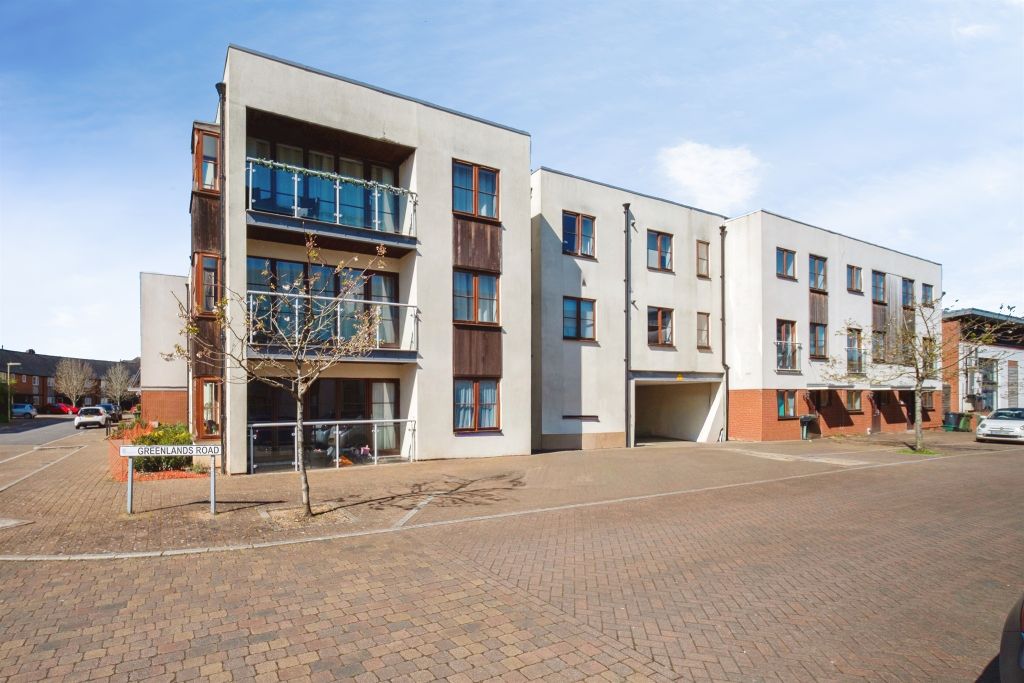 Property photo 1 of 18