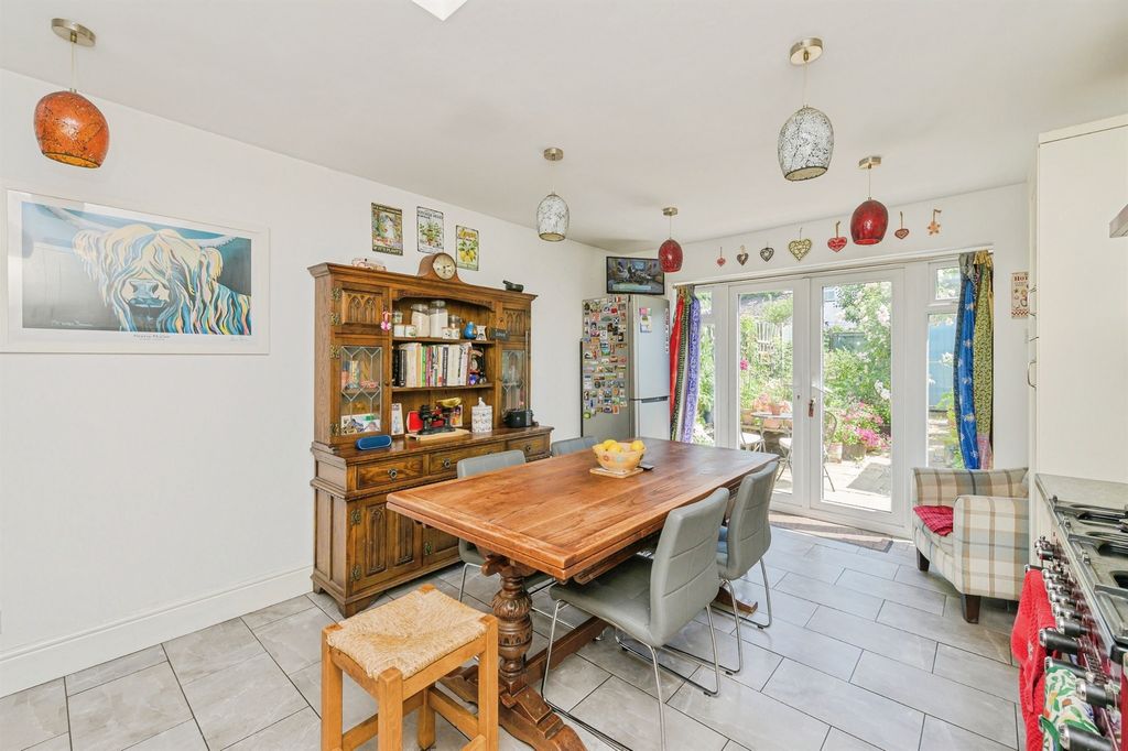 Property photo 2 of 16