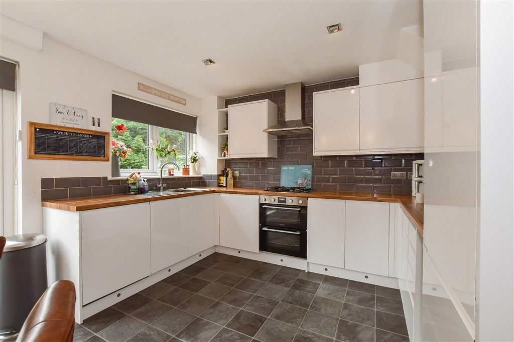 Property photo 2 of 11 Kitchen/Dining Room