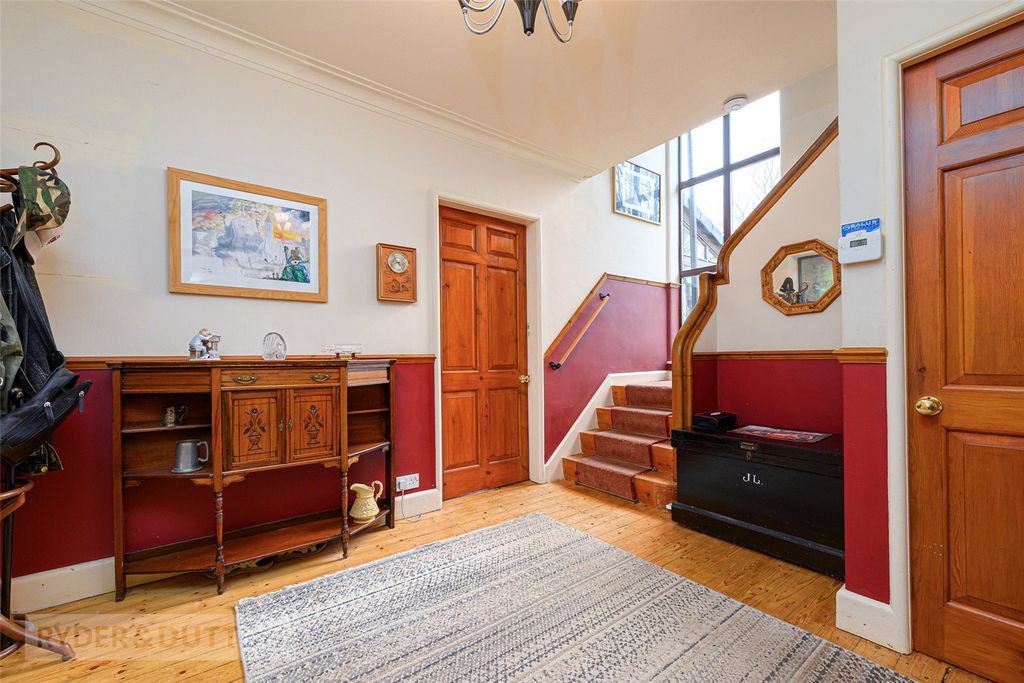 Property photo 2 of 23 Entrance Hallway