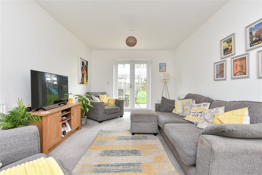 Property photo 3 of 13 Lounge