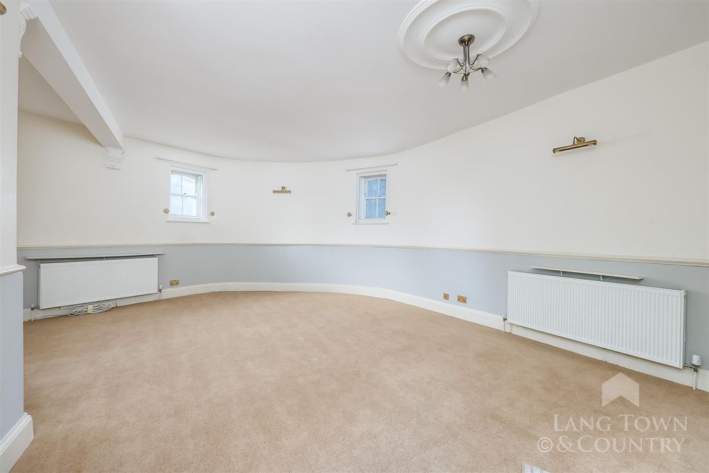 Property photo 3 of 13 0028.Jpg