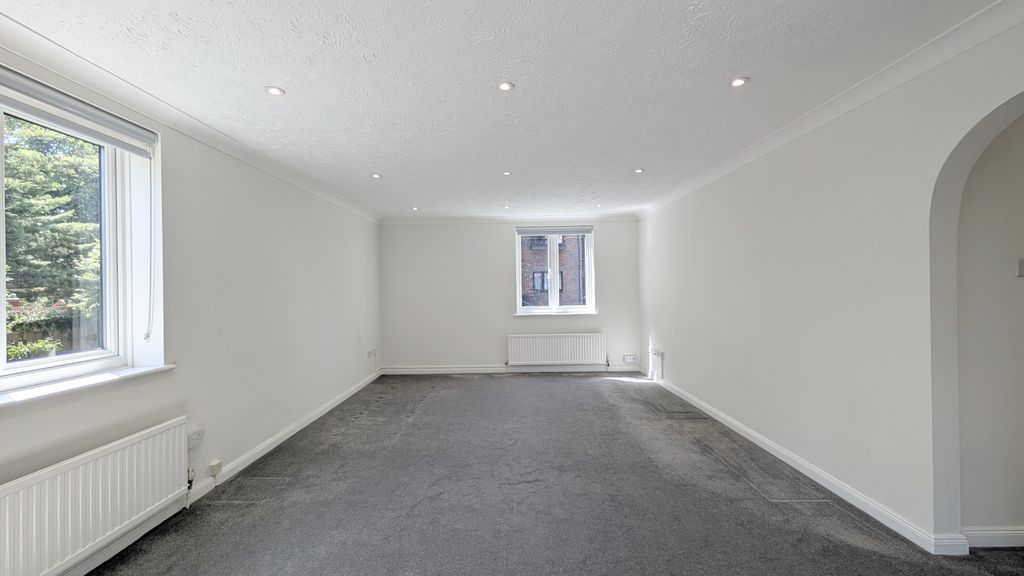 Property photo 3 of 13 Image