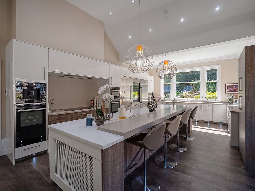 Property photo 2 of 44