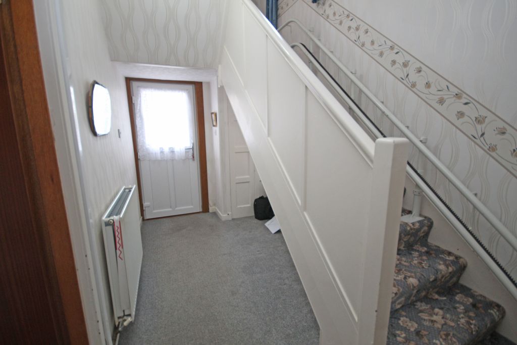Property photo 2 of 31