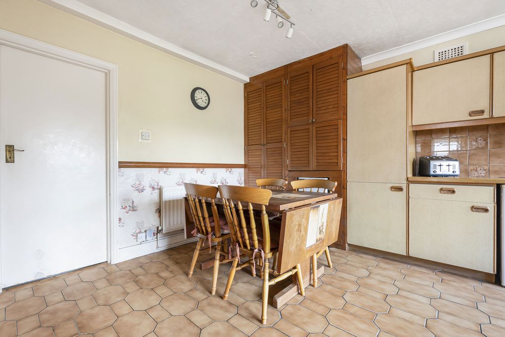 Property photo 3 of 18