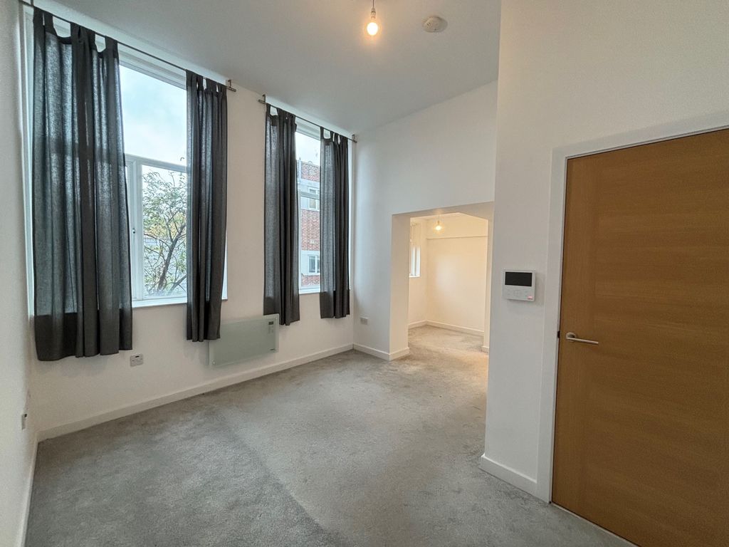 Property photo 1 of 5 Living Room