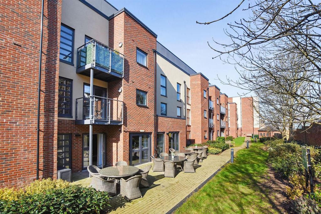 Property photo 1 of 11 05-8Ec8Gcmcs - 42 Lionheart Court - Garden -Origin
